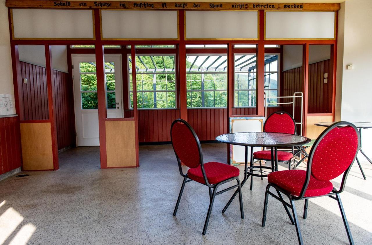 Haus Des Volkes - Das Bauhaushotel Probstzella Esterno foto