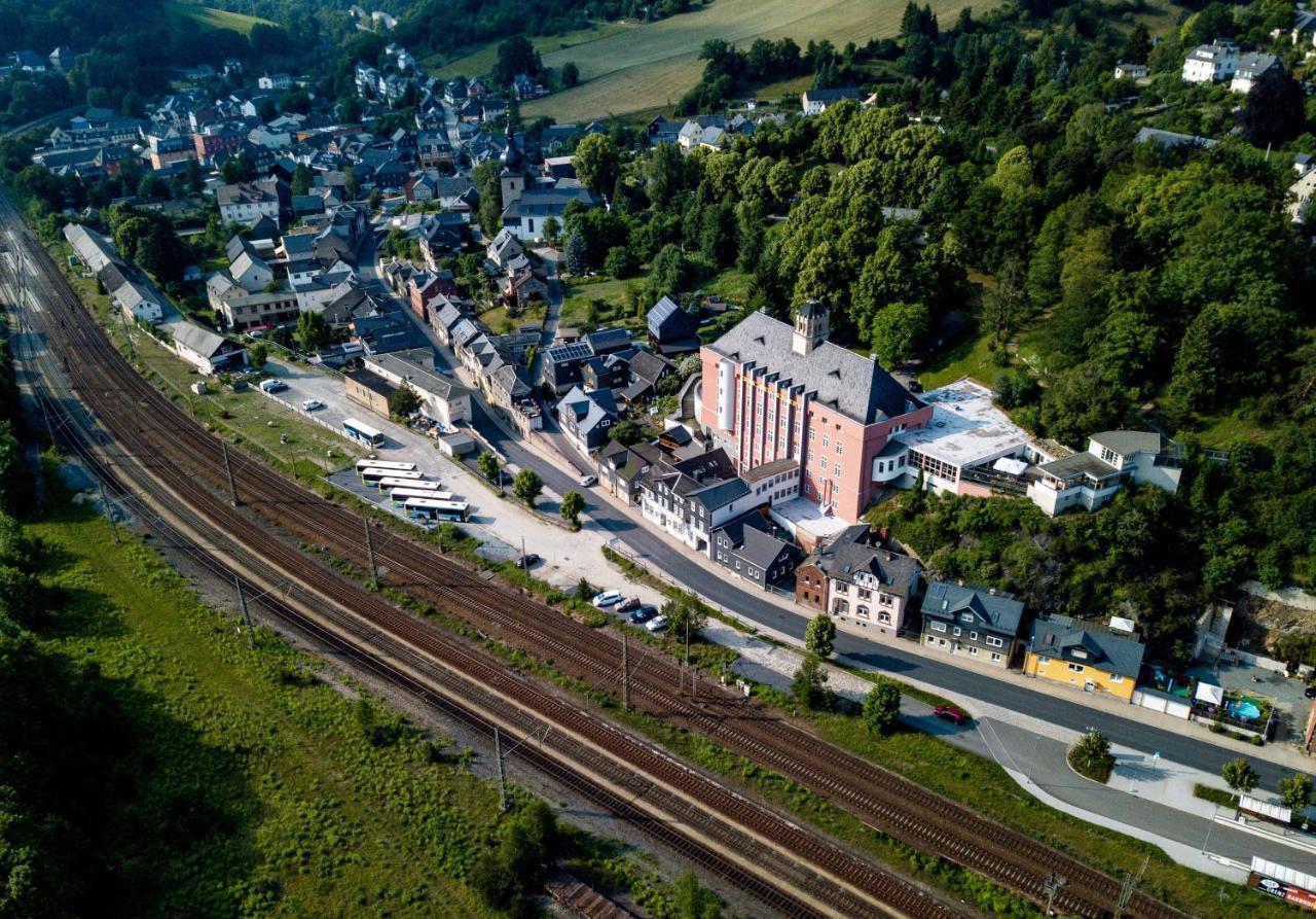Haus Des Volkes - Das Bauhaushotel Probstzella Esterno foto