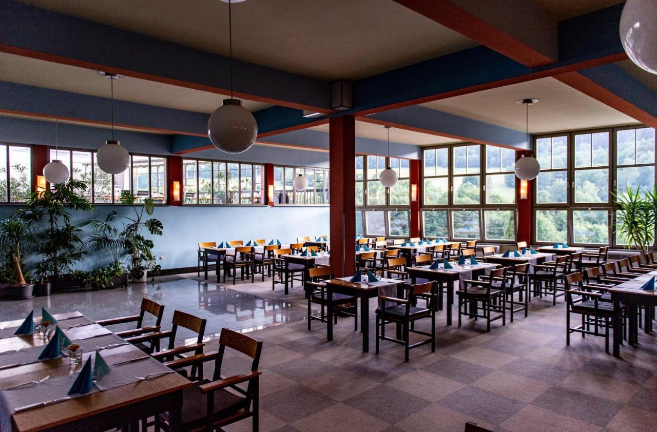 Haus Des Volkes - Das Bauhaushotel Probstzella Esterno foto